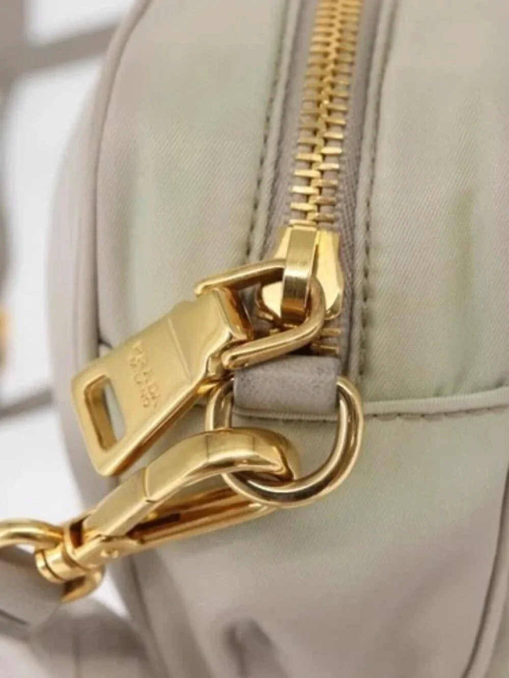 PRADA Shoulder Bag Nylon Ivory Gold Auth 168292 - Picture 13 of 16